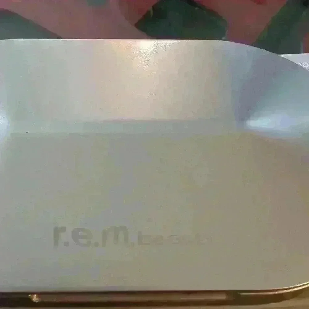 R.E.M.beauty Principessa Eyeshadow Palette in Midnight Shadows